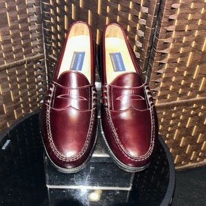 Bostonian, Crown Windsor men’s dress shoes, maroon/brown color size 9 1/2 EEE